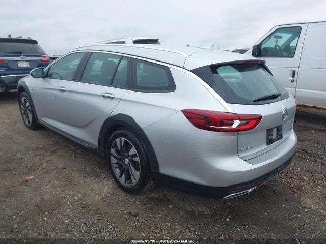 Buick Regal TourX Essence