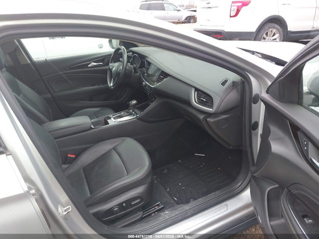 Buick Regal TourX Essence