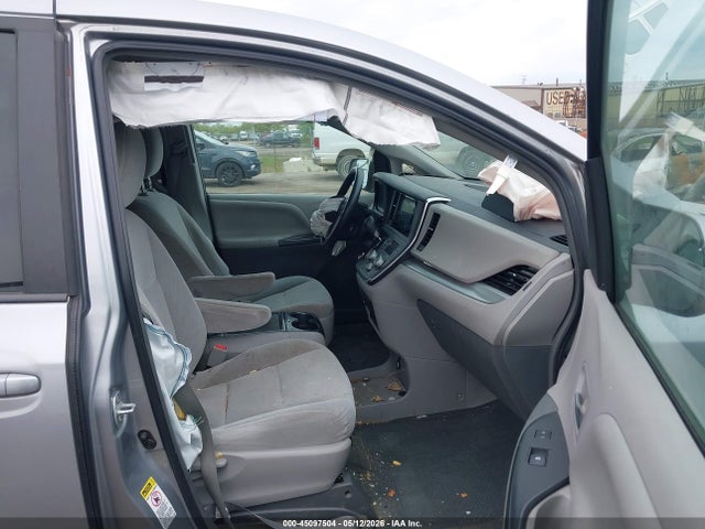 Toyota Sienna Le 8 Passenger