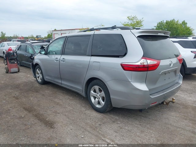 Toyota Sienna Le 8 Passenger
