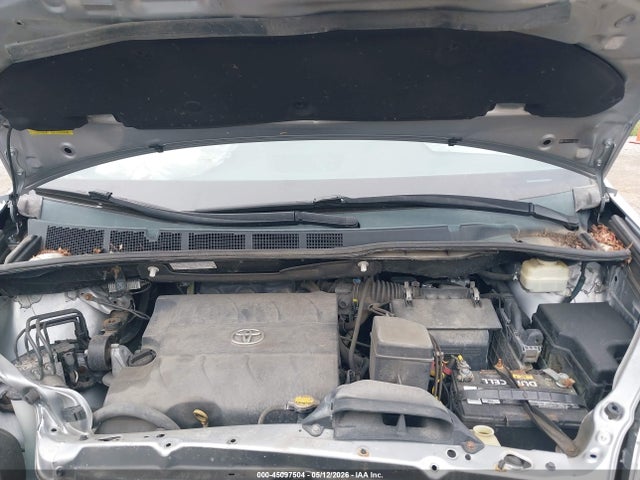 Toyota Sienna Le 8 Passenger