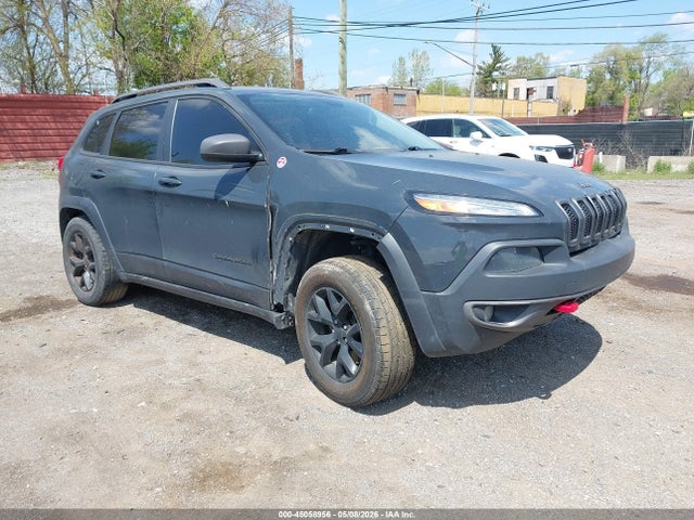 Salvage Jeep Cherokee Image