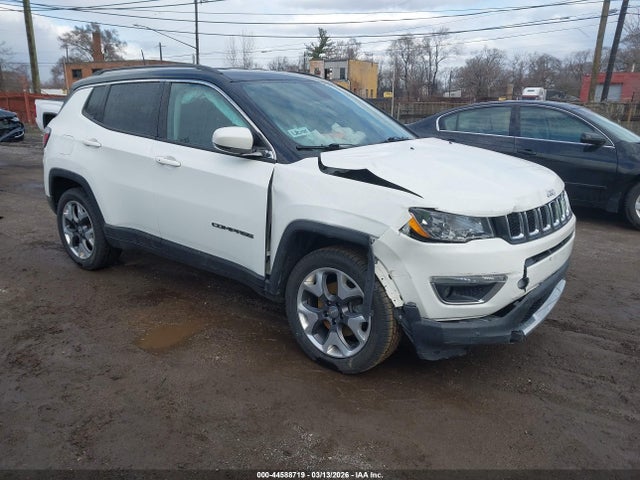 Salvage Jeep Compass Image