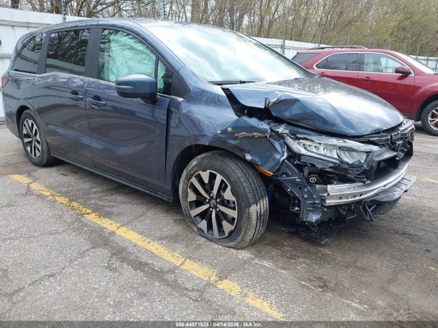 Salvage Honda Odyssey Image