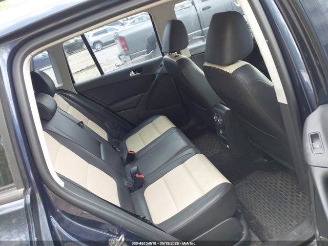 Volkswagen Tiguan S