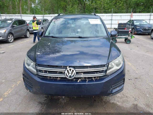 Volkswagen Tiguan S