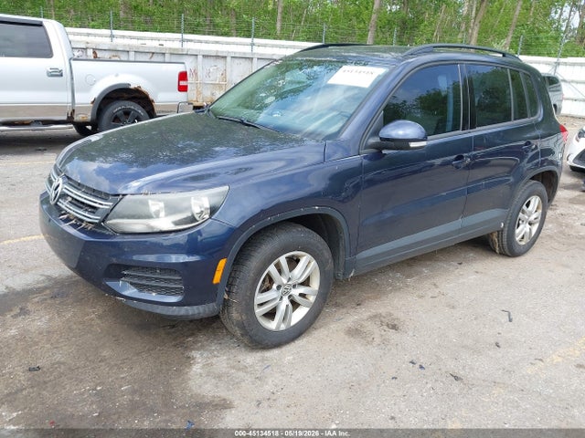 Volkswagen Tiguan S