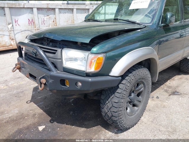 Toyota 4Runner Limited V6