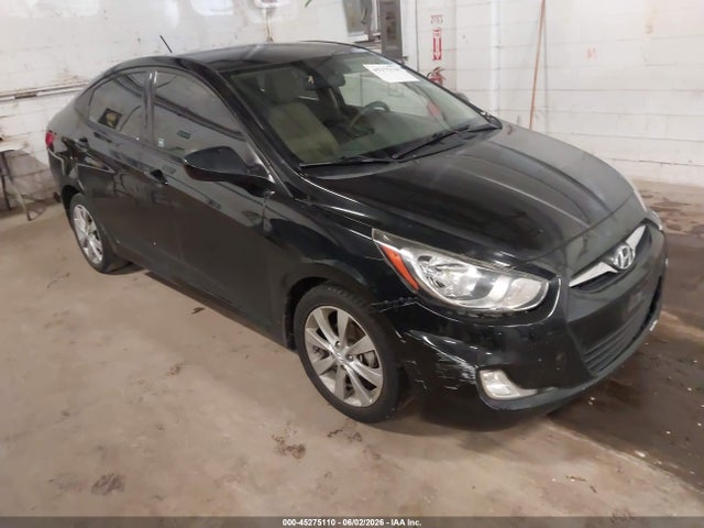Salvage Hyundai ACCENT Image