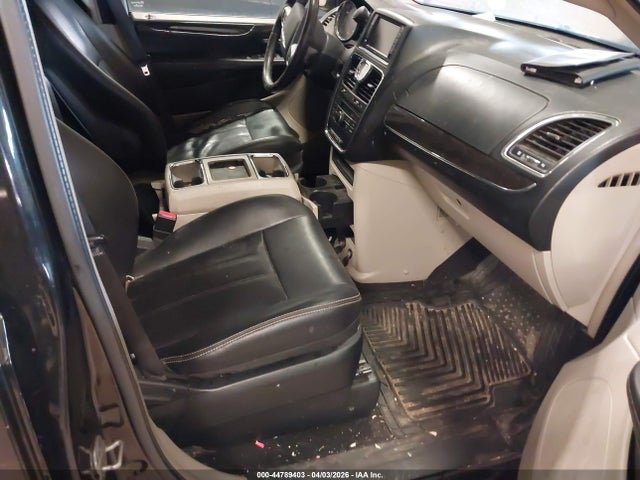 Chrysler Town & Country Touring