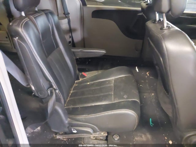 Chrysler Town & Country Touring