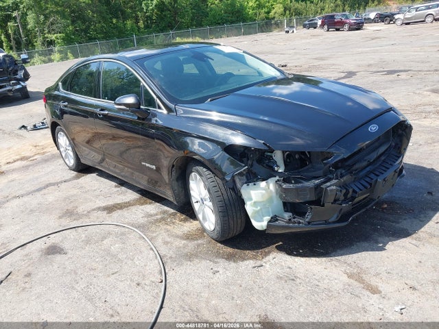 Salvage Ford Fusion Image