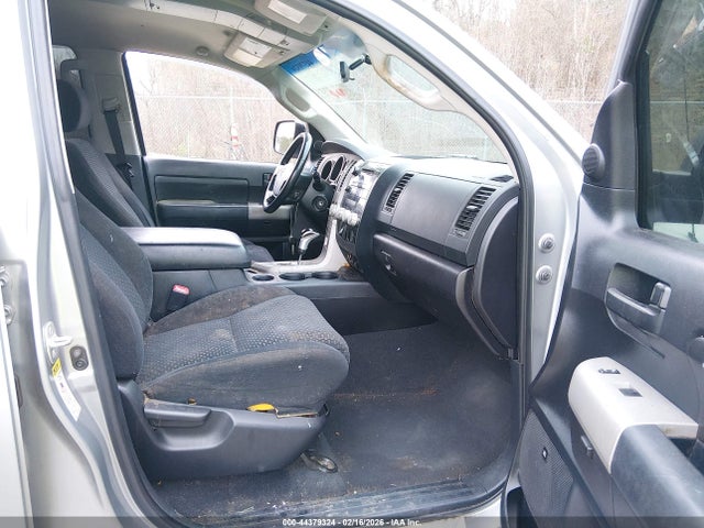 Toyota Tundra Sr5 5.7l V8