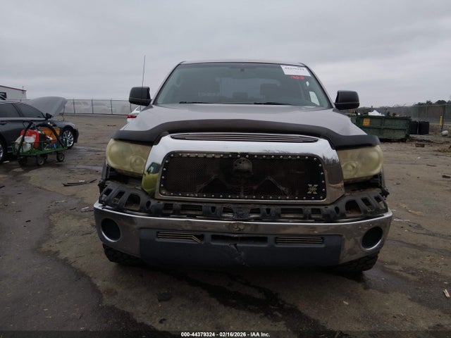 Toyota Tundra Sr5 5.7l V8