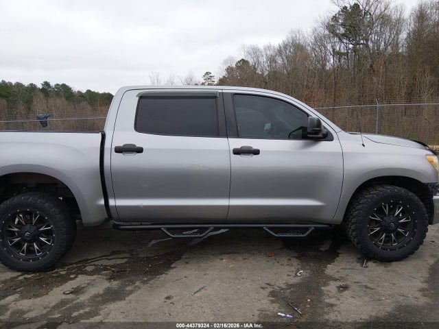 Toyota Tundra Sr5 5.7l V8