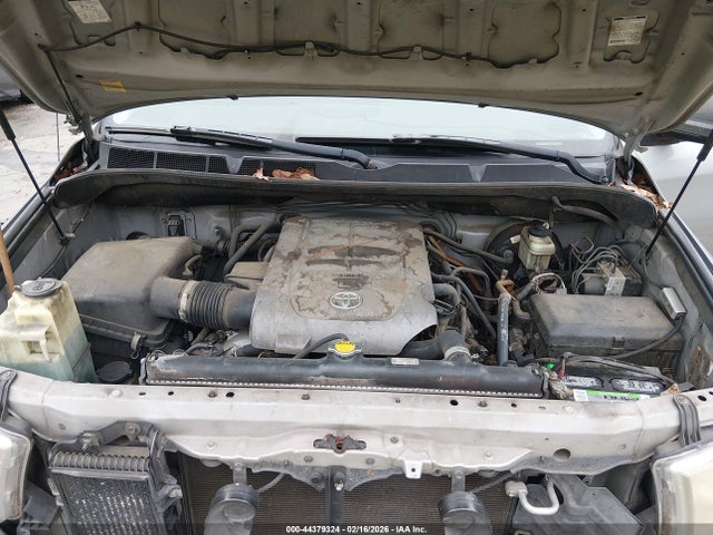 Toyota Tundra Sr5 5.7l V8