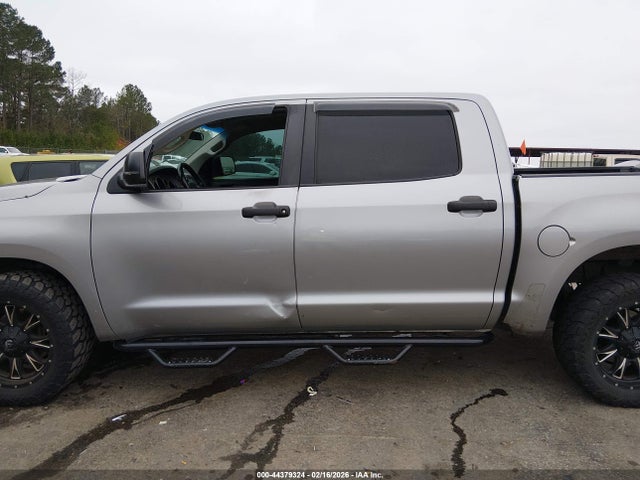 Toyota Tundra Sr5 5.7l V8
