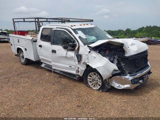Salvage Ford F-350 Image