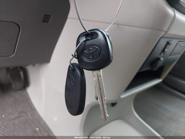Toyota Sienna Le 8 Passenger