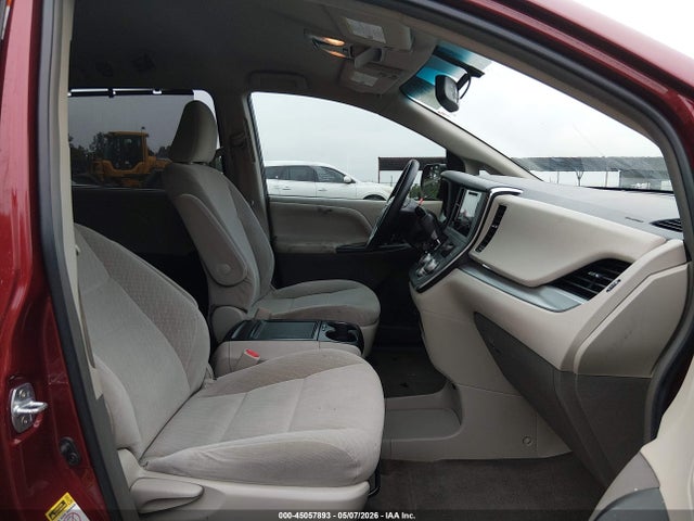 Toyota Sienna Le 8 Passenger