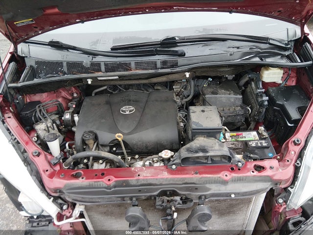 Toyota Sienna Le 8 Passenger