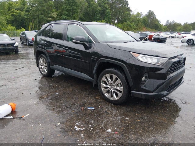 Salvage Toyota RAV4 Image