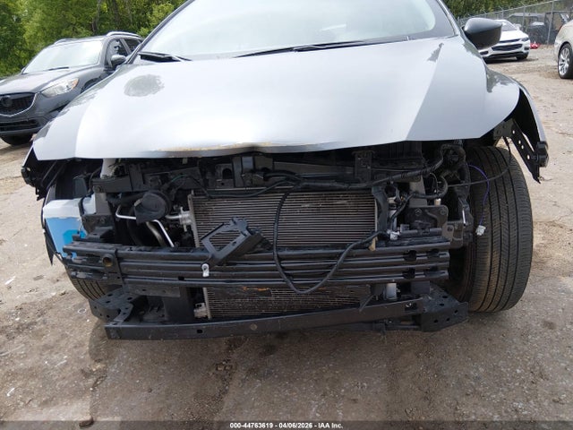 Nissan Versa 1.6 S