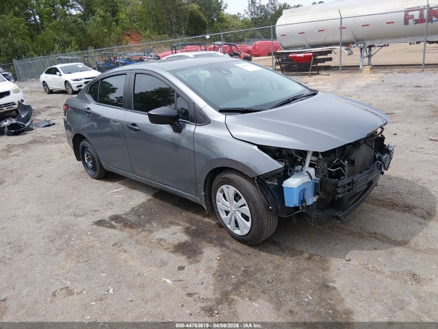 Salvage Nissan Versa Image