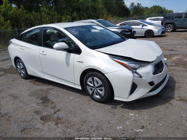 Salvage Toyota Prius Image