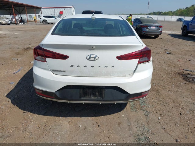 Hyundai ELANTRA Value Edition