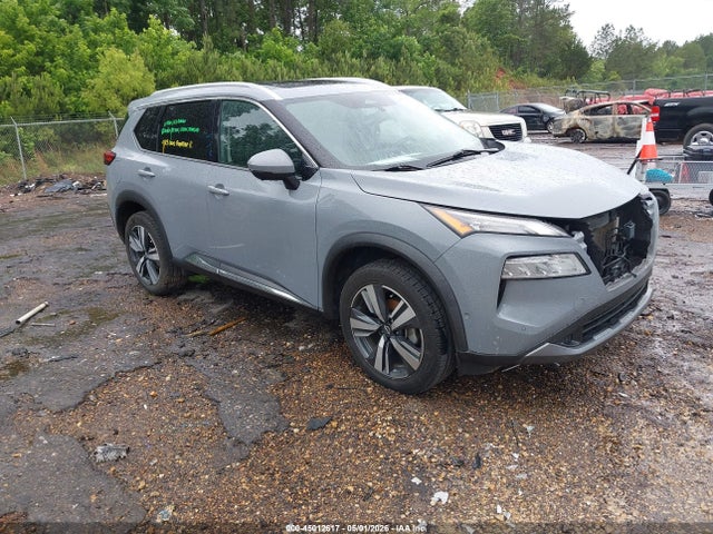 Salvage Nissan Rogue Image