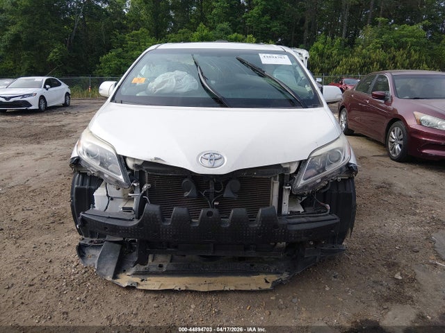 Toyota Sienna Limited 7 Passenger