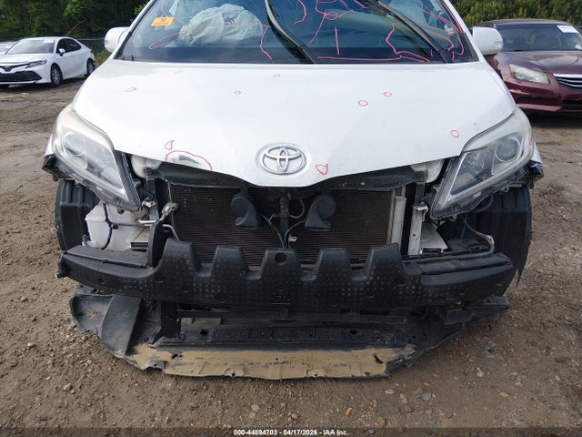 Toyota Sienna Limited 7 Passenger