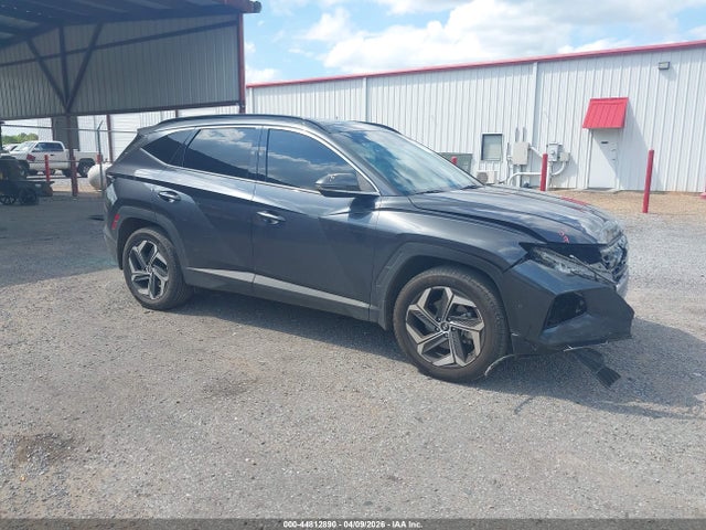 Salvage Hyundai TUCSON Image