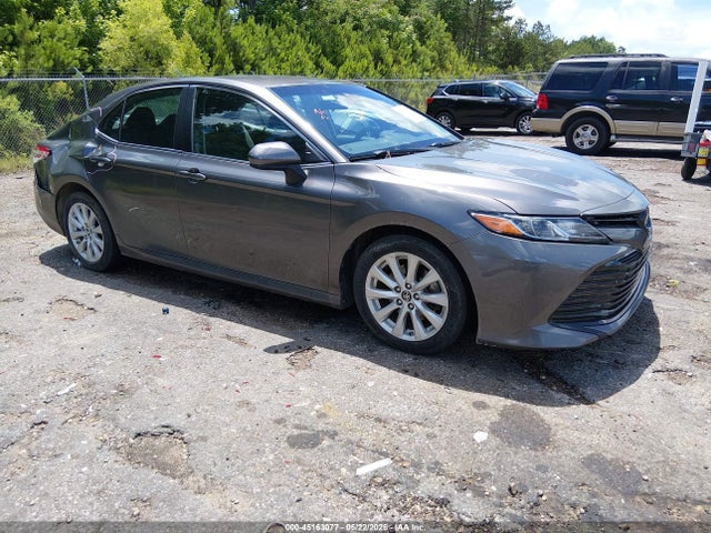 Salvage Toyota Camry Image
