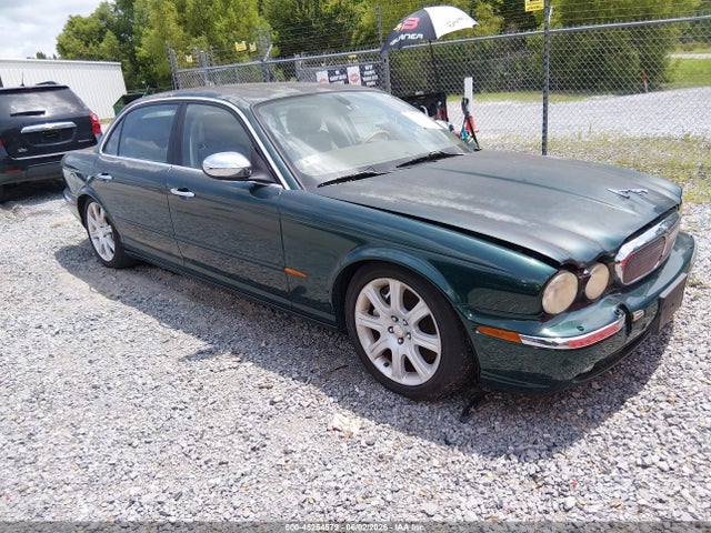 Salvage Jaguar XJ Image