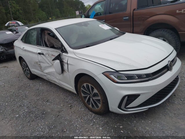 Salvage Volkswagen Jetta Image