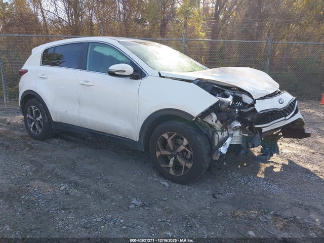 Salvage Kia Sportage Image