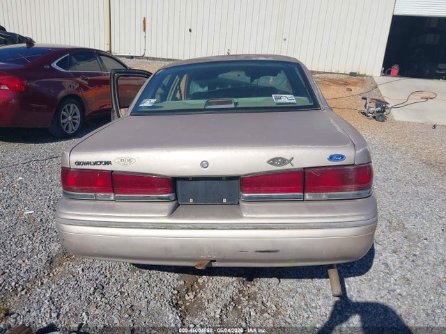 Ford Crown Victoria