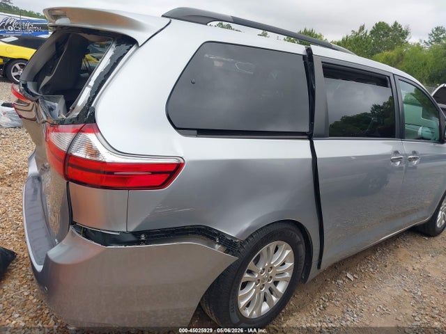 Toyota Sienna Xle Premium 8 Passenger