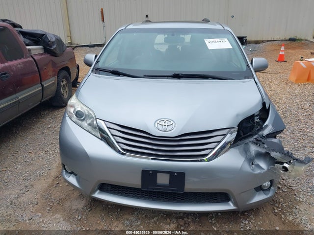 Toyota Sienna Xle Premium 8 Passenger