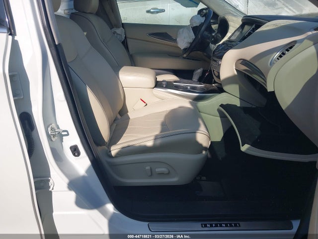 INFINITI Qx Luxe