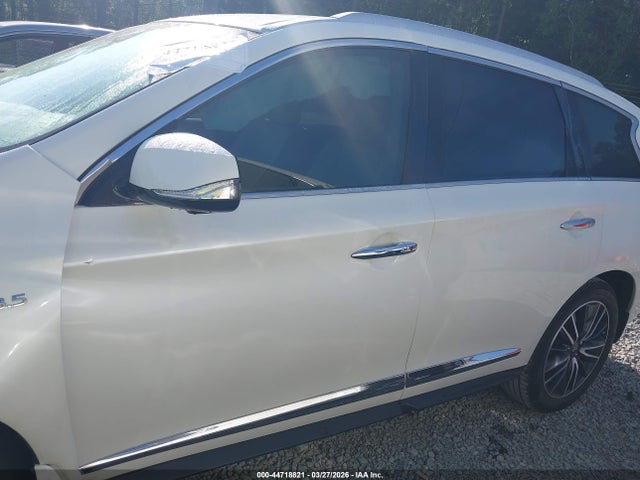 INFINITI Qx Luxe