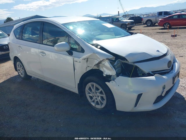 Salvage Toyota Prius v Image