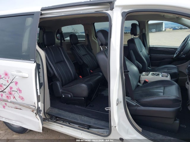Chrysler Town & Country Touring