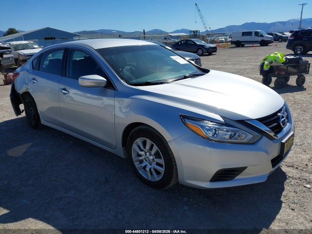 Salvage Nissan Altima Image