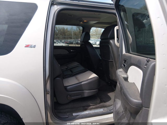 Chevrolet Suburban 1500 Lt