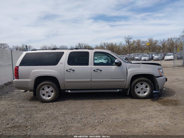 Chevrolet Suburban 1500 Lt