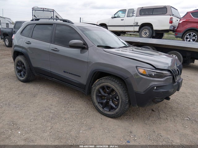 Salvage Jeep Cherokee Image
