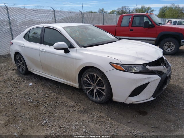 Salvage Toyota Camry Image
